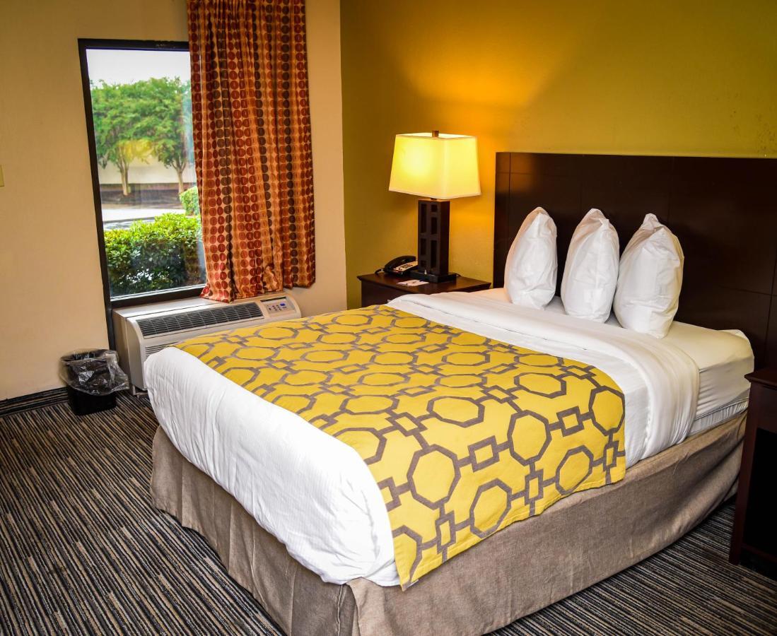 Baymont By Wyndham Columbus Ga Hotel Exterior photo