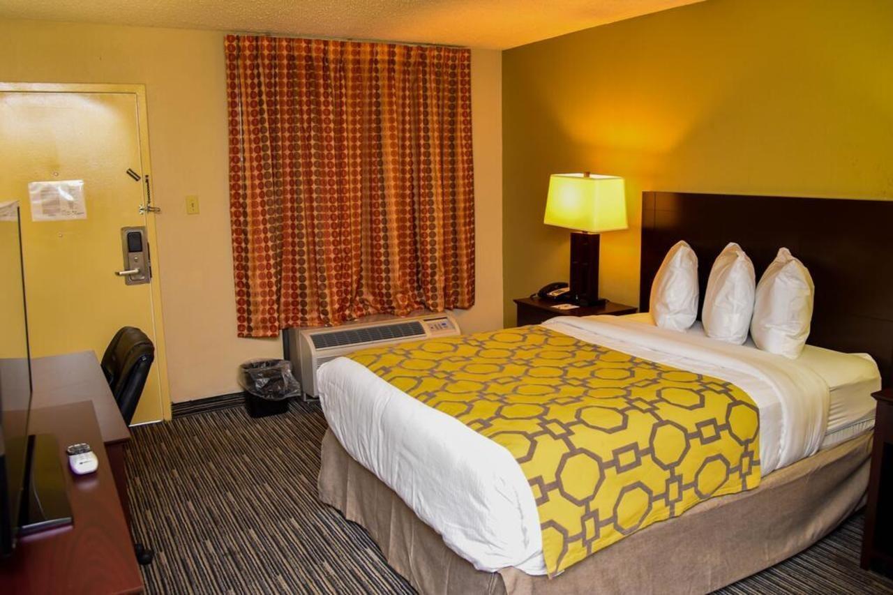 Baymont By Wyndham Columbus Ga Hotel Exterior photo