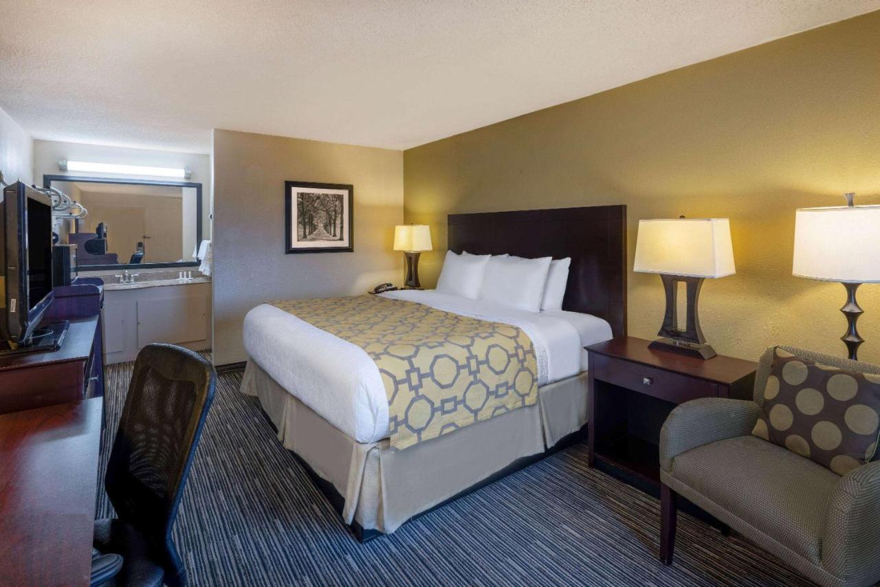 Baymont By Wyndham Columbus Ga Hotel Exterior photo