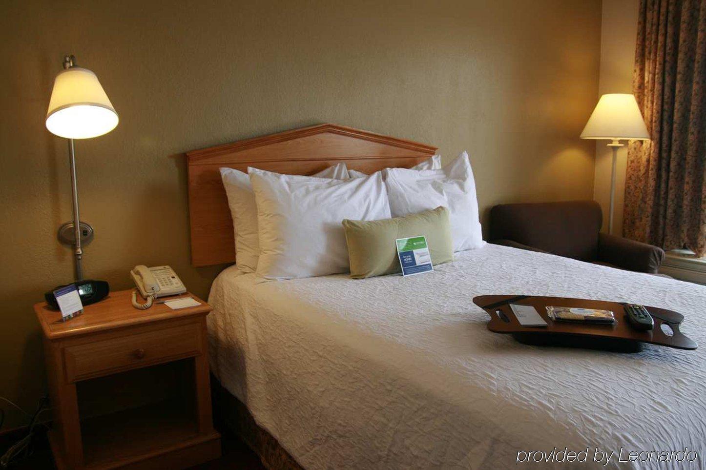 Baymont By Wyndham Columbus Ga Hotel Room photo